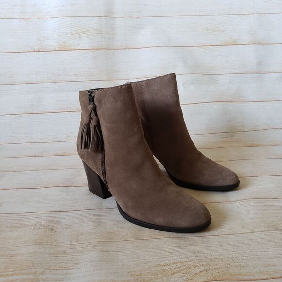 Born Ervine Suede Leather Tassel Ankle Boot Booties Women's Size 9M - Picture 4 of 16